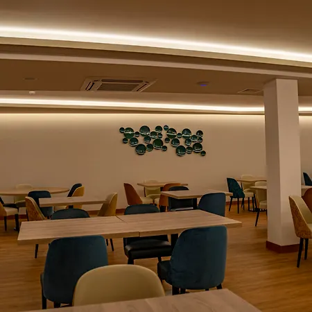 Santa Eufemia Hotell 3*