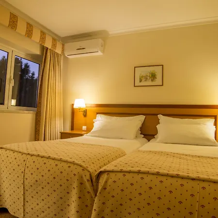 فندق Santa Eufemia 3*