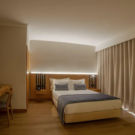 فندق Santa Eufemia 3*